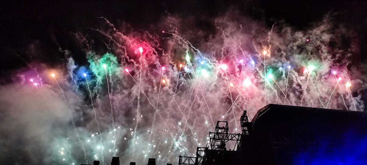 manowar 2022 fireworks