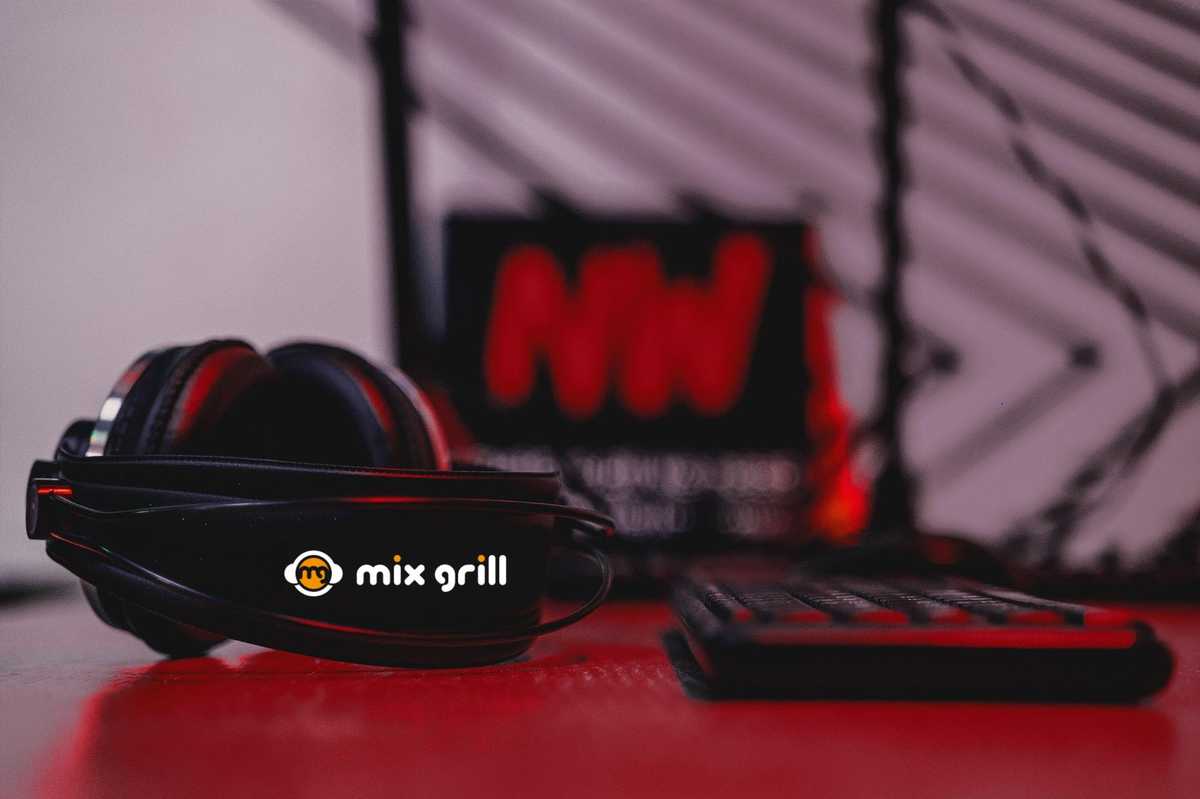Mix Grill & Radio Nowhere