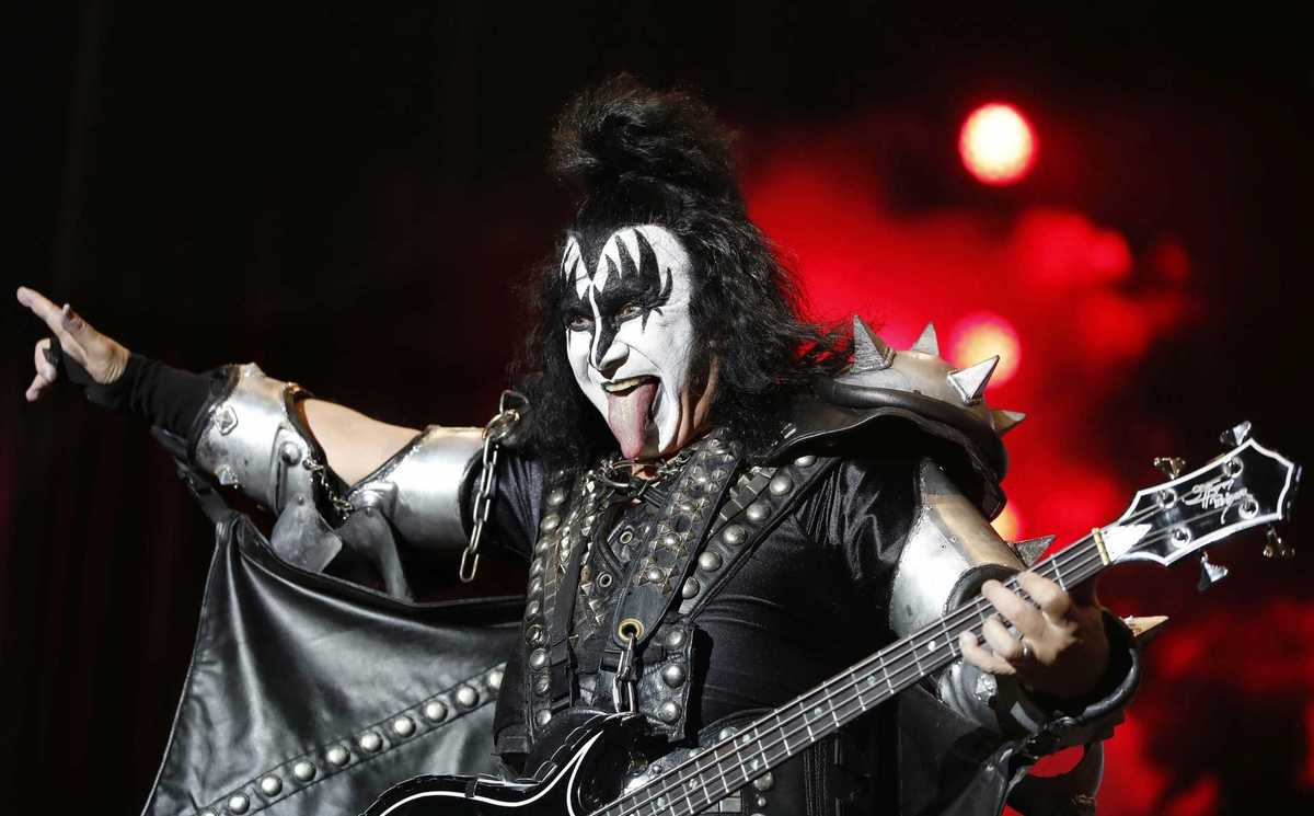 kiss3