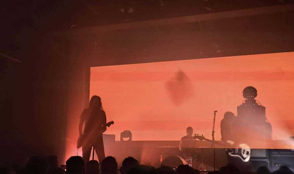 a place to bury strangers (2)