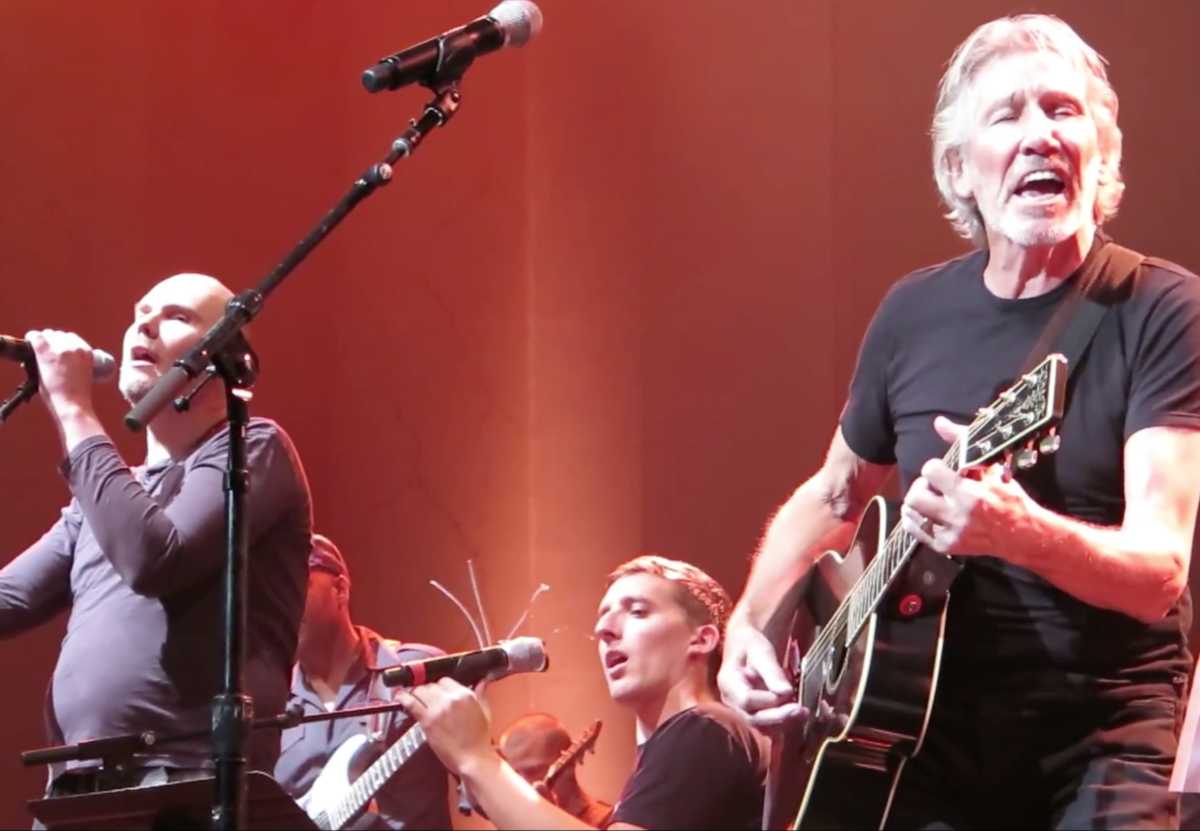 Roger Waters, Billy Corgan και Tom Morello τραγουδούν Pink Floyd