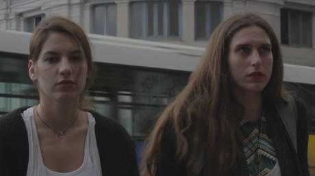 Μήνις, η επανάσταση του καναπέ Μήνις, η επανάσταση του καναπέ