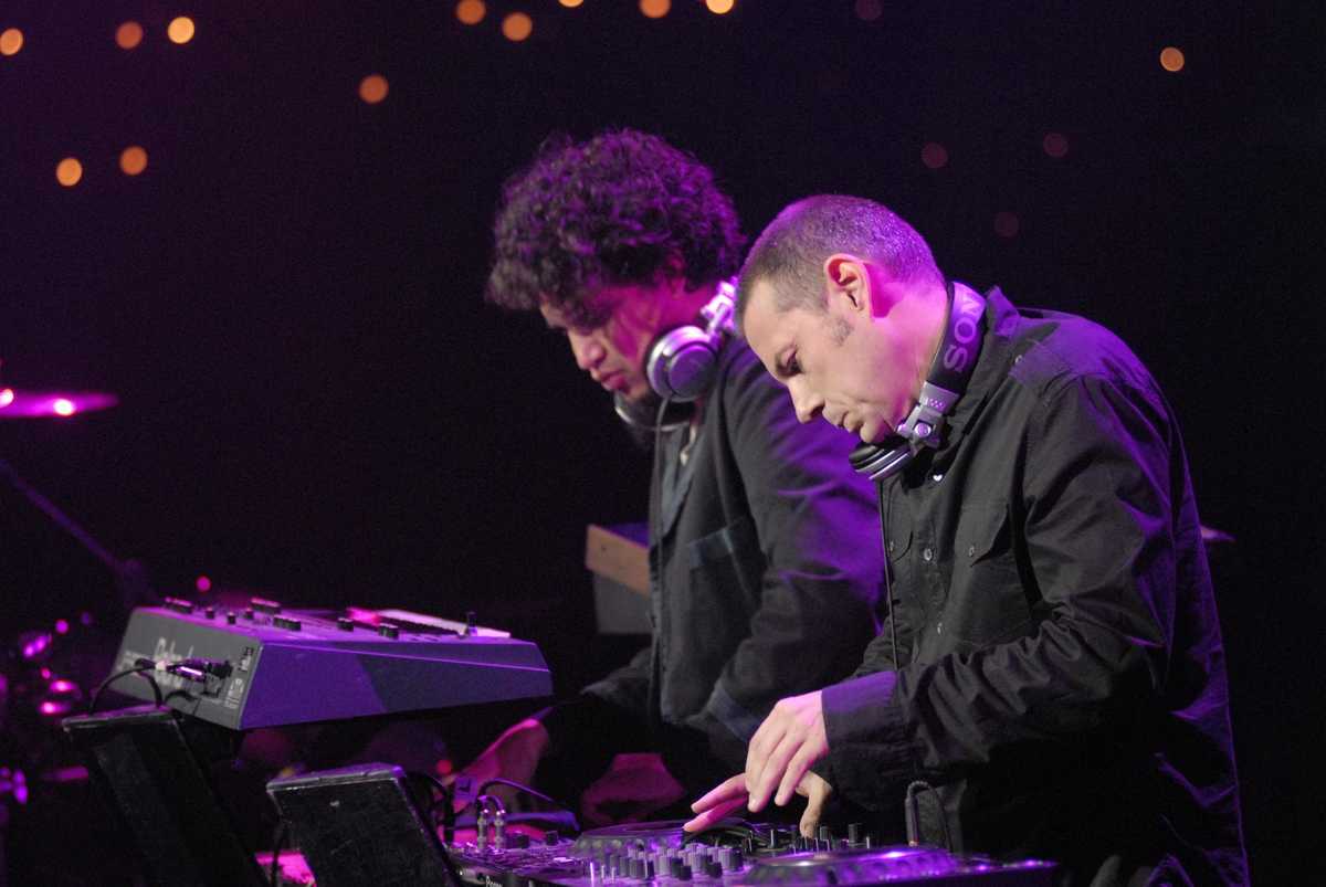 thievery-corporation-live