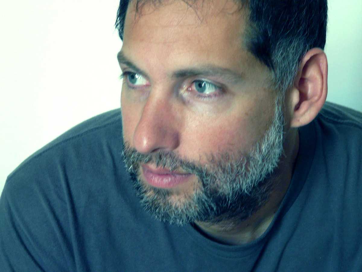 Ορέστης Ντάντος - Μικρό κομμάτι αγάπη